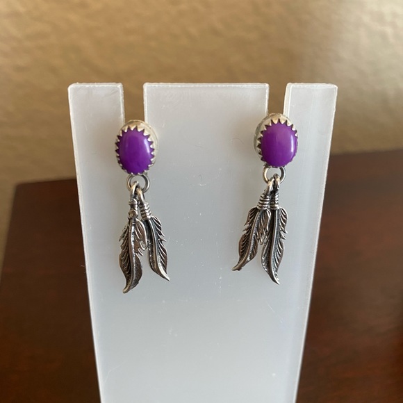 RARE GENUINE SUGILITE NAVAJO EARRINGS W STERLING SILVER 🪶 FEATHERS. - Picture 2 of 10
